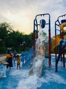 Royal Lotus Hạ Long Resort & Villas