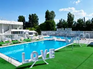 ROYAL PARK Complex - 皮特什蒂