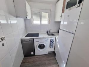 Los Olivos Beach and Pool Apartment