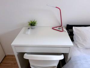 站前2分 白色浪漫小屋 精致独栋 最多可住4人 免费自行车 有停车位