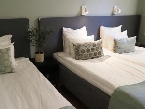 Triple Room with Private Bathroom room in Hotel Söder
