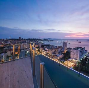 芭提雅市中心海景双卧室 步行街酒吧商场海滩步行几分钟可到