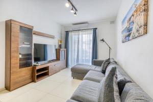 Charming & Central 3BR Apt with Private Terrace by 360 Estates