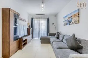 Charming & Central 3BR Apt with Private Terrace by 360 Estates - 比尔基卡拉