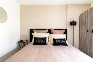 Charmant refuge avec jardin, à 6 minutes à pied du métro Créteil L Échat-Lovely retreat with garden, located a 6-minute walk from Créteil L Échat metro station