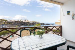 Home2Book Seafront of La Arena Beach Apt, Pool