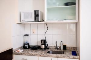 Athenas Suites By BnbHost