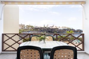 Home2Book Seafront of La Arena Beach Apt, Pool