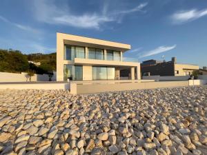 Exclusive Beach House with full sea view, Luxury and Comfort by the Sea