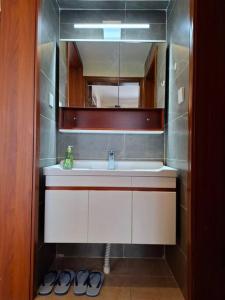 Cozy 1 Bedroom, 2-TOS, Enzi Heights Apartments, Nextgen mall