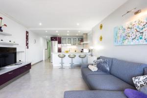 Home2Book Seafront of La Arena Beach Apt, Pool