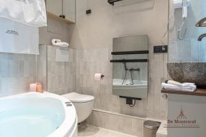 De Montescal- Montparnasse Central with AC 11 to 14m2 STUDIO in a prime location