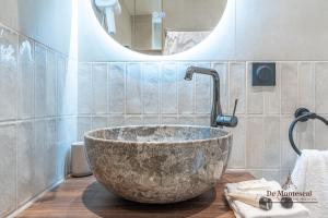 De Montescal- Montparnasse Central with AC 11 to 14m2 STUDIO in a prime location