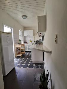 Cozy city centre room with parkview