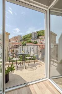 Magi-Family Rooftop Apartment Budva