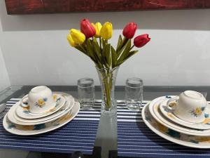 Kitnet 301 centro linda vista por sol com tv smart e ar