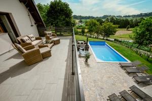 Holiday House Zrinski with Pool, Sauna & Jacuzzi 