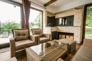 Holiday House Zrinski with Pool, Sauna & Jacuzzi