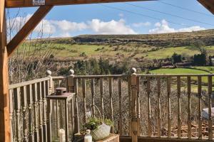 2 - Country cabin Bliss, cosy quiet romantic getaway!