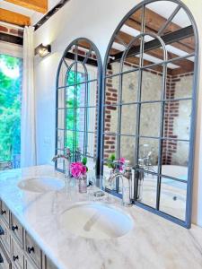 Maisons de vacances Exceptional 5 bedroom house near the beach : photos des chambres