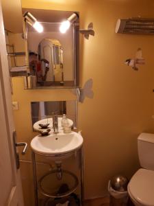 B&B / Chambres d'hotes Chambre d'Hote Le Theron : photos des chambres