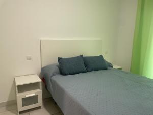 APARTAMENTO BAJO TERRAZA URBANIZACION ACCESO DiRECTO PLAYA