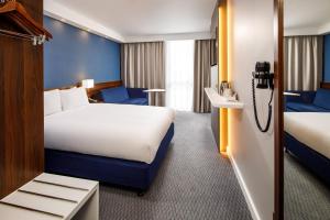 Standard Double Room with Sofa Bed and Free Hot Breakfast room in Holiday Inn Express London - ExCel an IHG Hotel