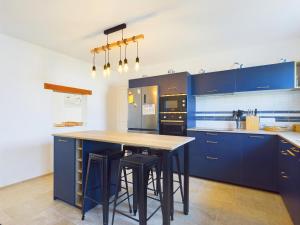 A 180m du bord de mer, maison pour 11