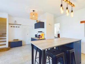 Maisons de vacances A 180m du bord de mer, maison pour 11 : photos des chambres