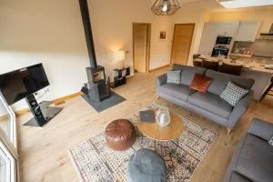 The Swallows Nest - 罗伊桥