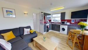 F40 Bayford, Riviere Towans