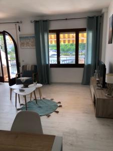 Bel appartement rénové sur la Marina