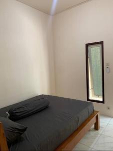 Dikky Guest House near Bangsal and Sira