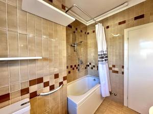 Golden Luxe - Villa private garden next the Sea