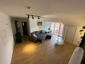 Helle und schöne Ferienwohnung im Grünen - Illmensee