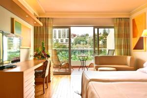 Classic Twin Room with Pool View room in Pestana Carlton Madeira Ocean Resort Hotel