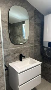 STYLISH STUDIO APARTMENT BURE