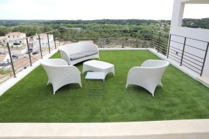 Belle contemporaine avec piscine proche dAix en Provence