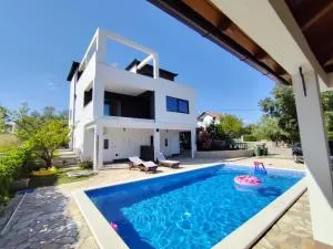 Holiday House Barišić - Anić