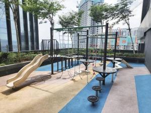 Luxury DoubleTree Hill10 Residence at i-City , free parking H2901