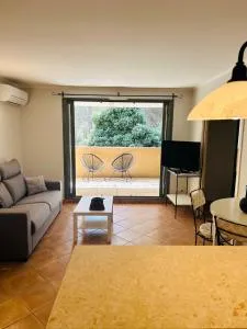 Appartement tout confort avec clim et terrasse - Saumane-de-Vaucluse