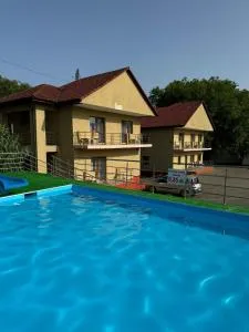 ALEXANDRA Vile - 乔阿久拜