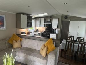 Marigold lodge 8 at Oakdene Forest Park