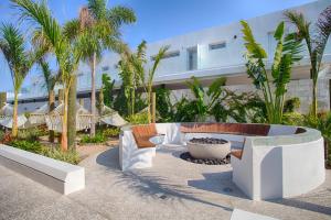 1BR 2BA, Romantic Zone with Rooftop Pool and Gym