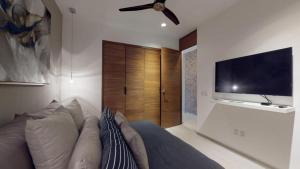 1BR with Balcony, Bar and Gym, Stylish Loft 268