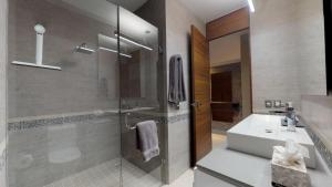 1BR with Balcony, Bar and Gym, Stylish Loft 268