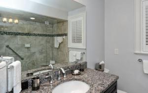Windsor Lodge Unit 3 close to the Beaches Siesta Key