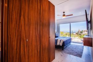 Stylish 2BR with View, Bar and Gym in Romantic Zone