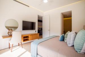 Soho PV • 2 Workspaces, Pool, Gym & Rooftop Bar