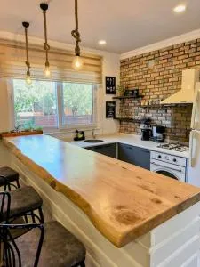 2BR oasis, 5 min to beach, 15 min to airport Private entrance,fully fenced garden - Lara